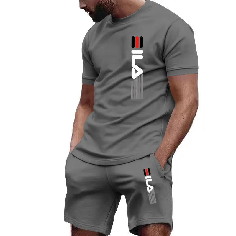 short-sleeved T-shirt + casual jogging shorts