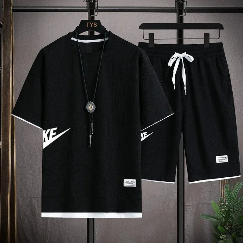 men's short-sleeved T-shirt and shorts
